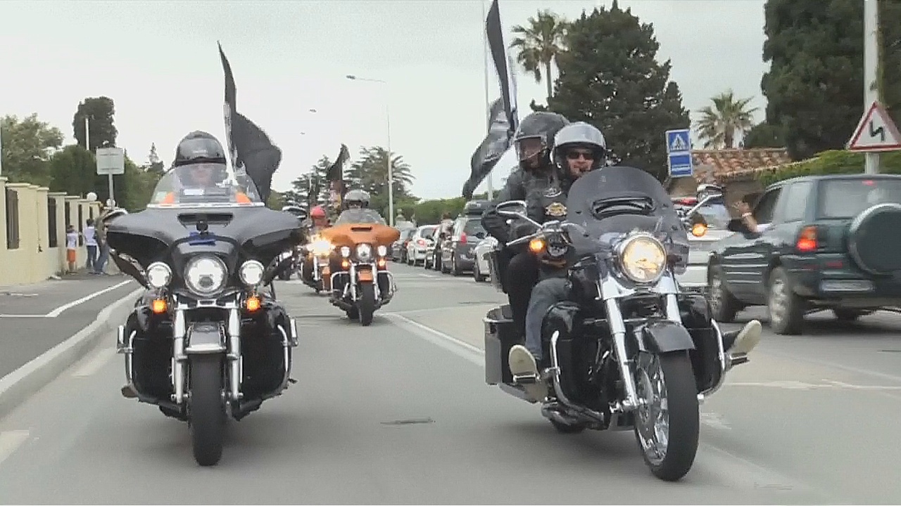 Парад байкеров на Harley-Davidson прошёл в Сен-Тропе