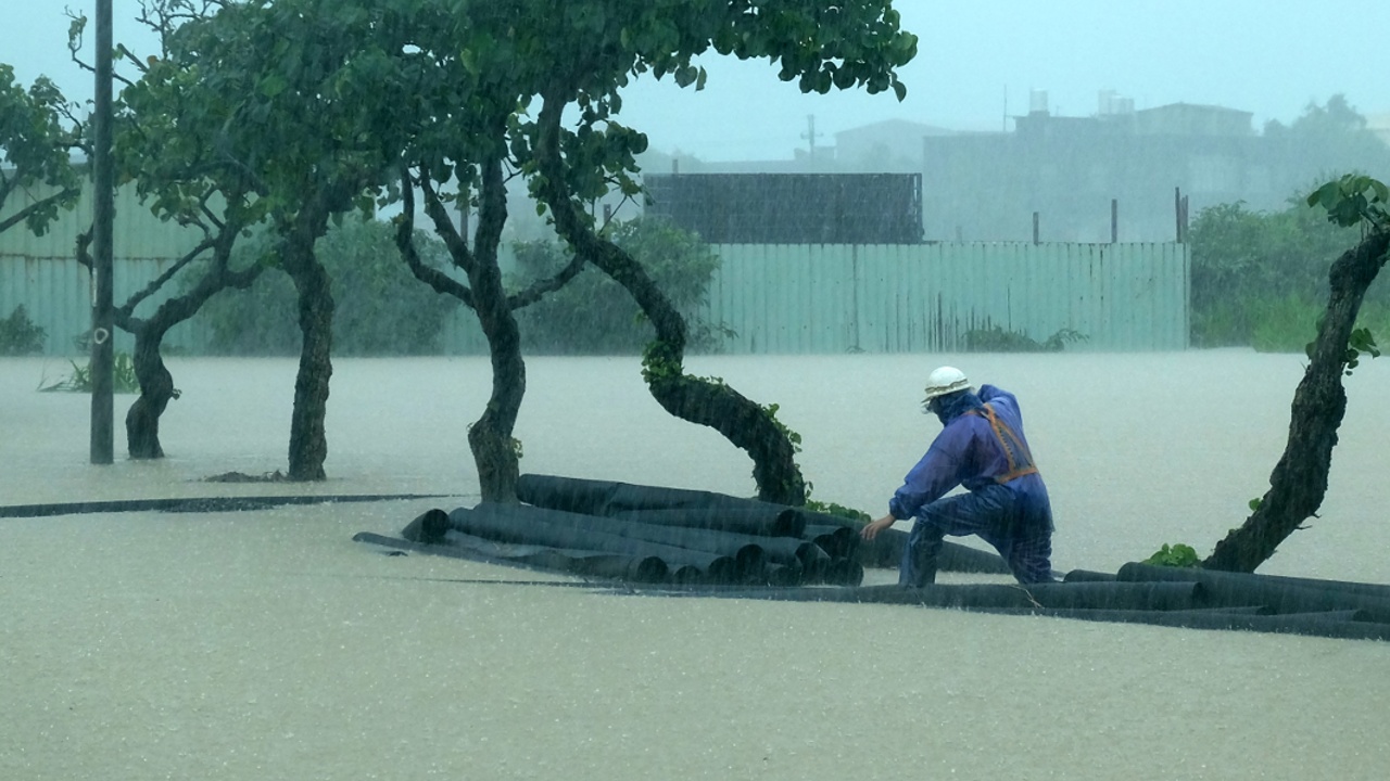 Наводнения на Тайване: не менее 4 погибших