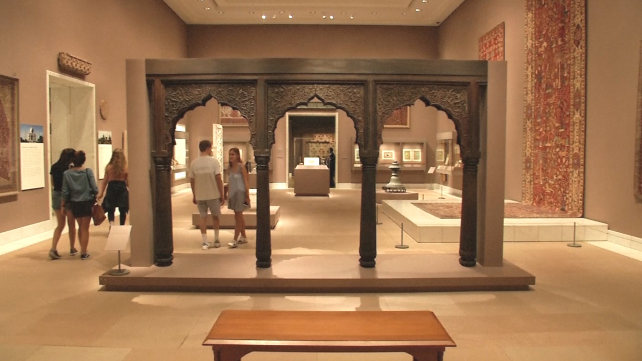 Метрополитен-музей начал глубже знакомить с историей Ближнего Востока