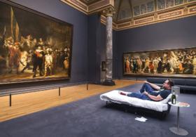 Амстердамский Рейксмюсеум подарил ночь в музее 10-миллионному посетителю