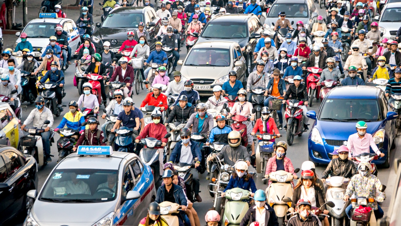 Онлайн-заказ мототакси меняет транспортную культуру Вьетнама