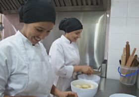 Марокко: безработных тренируют на шеф-поваров