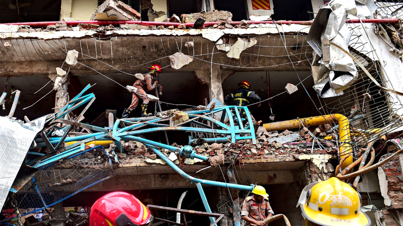 Взрыв на швейной фабрике в Бангладеш: 10 погибших