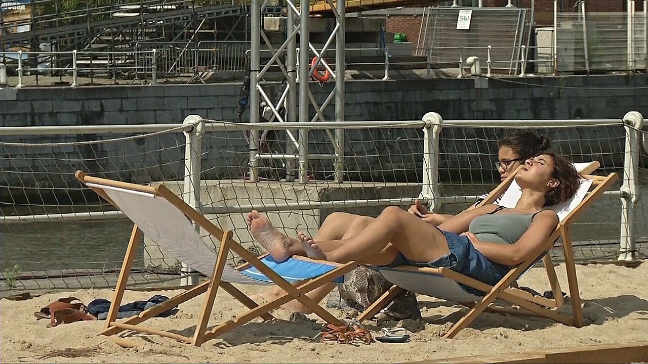 В столице Бельгии начался пятинедельный пляжный сезон