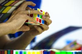 Во Франции прошел Чемпионат мира по сборке кубика Рубика