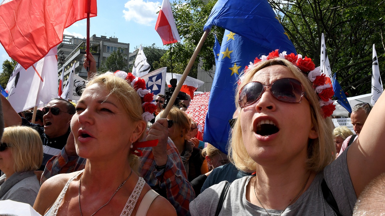 Тысячи поляков протестуют против судебной реформы