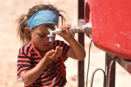 Беженцы из Ракки страдают в лагере от невыносимой жары