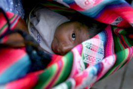 Традиционных акушерок в Боливии обучают западной медицине