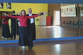 Австралийка восстанавливается после травмы с помощью бальных танцев