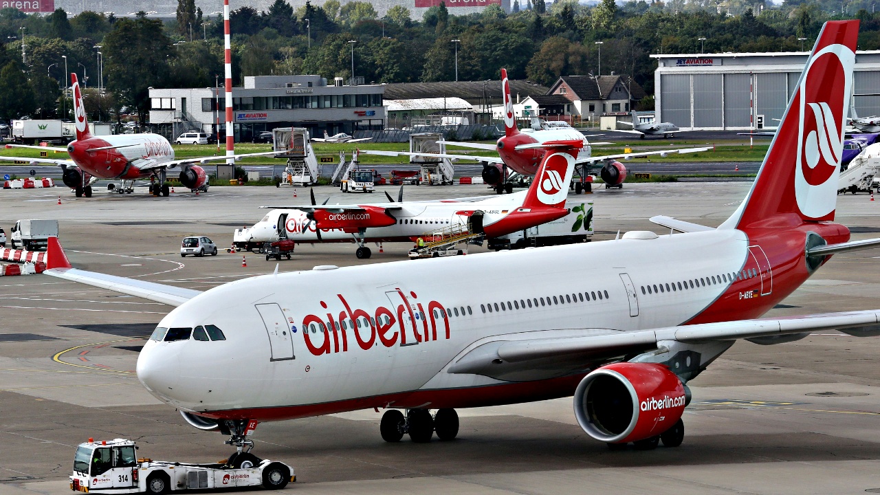 Air Berlin отменяет рейсы из-за массовой «болезни» пилотов