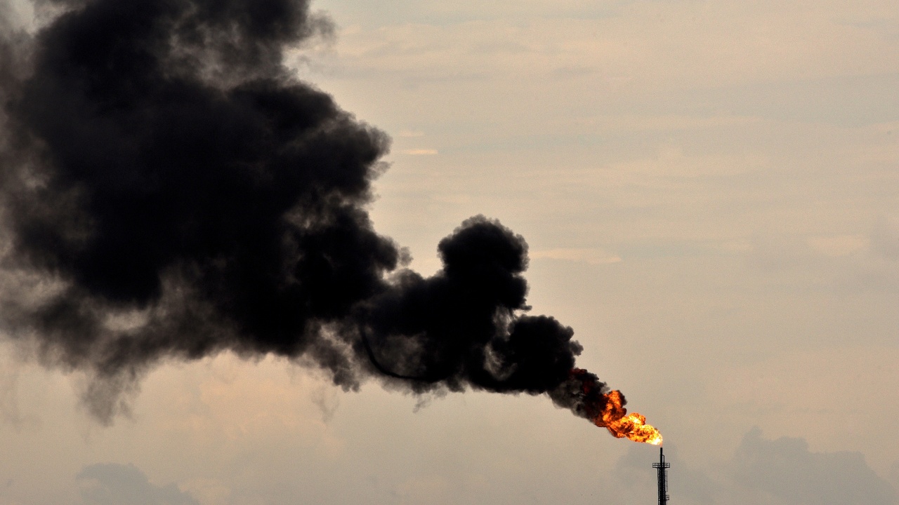 ОПЕК и другие экспортёры обсуждают новые урезания добычи нефти
