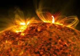 Серия вспышек на Солнце: учёные изучают последствия