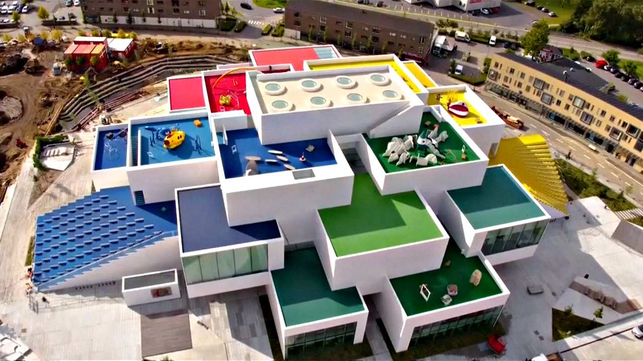 Гигантский дом Lego открылся в Дании