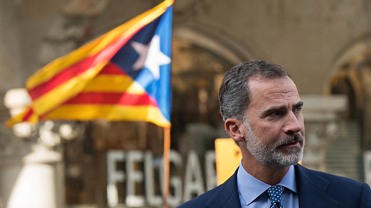 Король Испании назвал действия властей Каталонии опасными