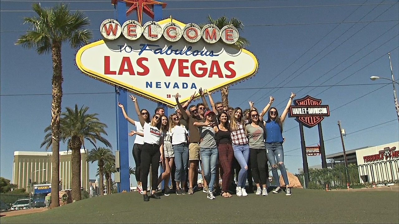 Туристы в Лас-Вегасе: после стрельбы город «притих»