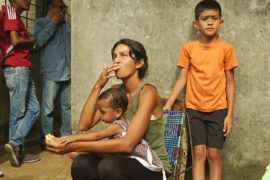 Выборы в Венесуэле: власти заманивают избирателей едой