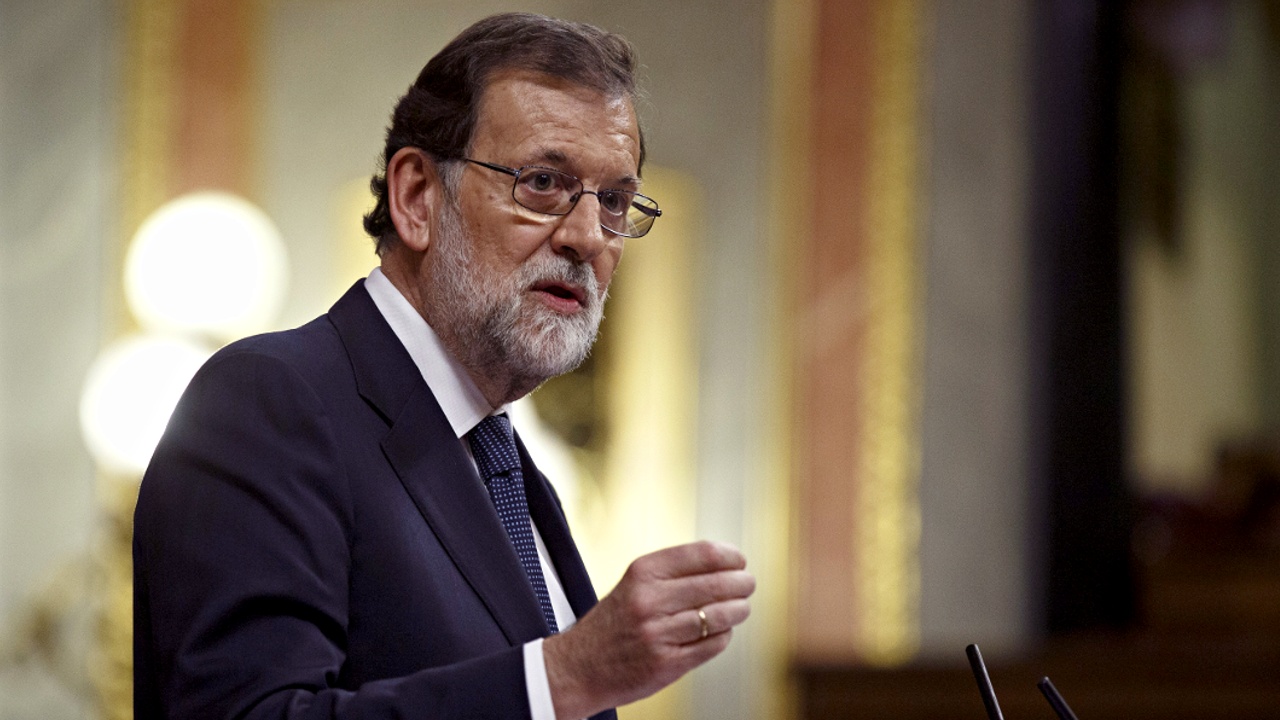 Премьер Испании потребовал от Каталонии прояснить её статус