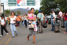 Страдания венесуэльцев: ни еды, ни виз
