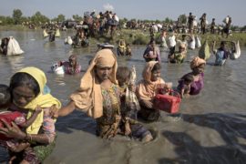 ООН призывает Бангладеш быстрее пропустить рохинджа через границу