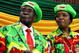Президента Зимбабве лишили титула посла доброй воли ВОЗ