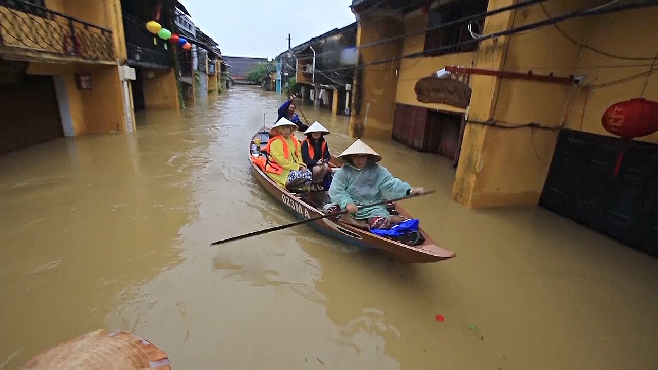 Смертоносные наводнения во Вьетнаме не помешают саммиту АТЭС
