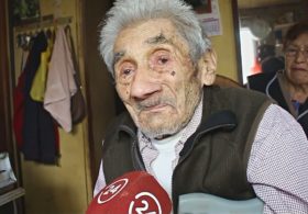 Чилийка приютила 99-летнего соседа, не думая, что тот проживёт ещё очень долго