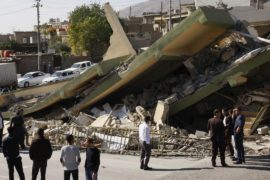 Число жертв землетрясения в Иране превысило 400