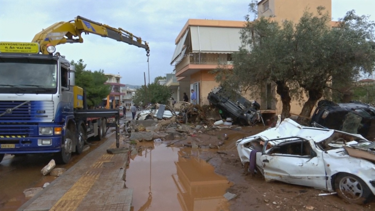 Число жертв наводнения в Греции возросло до 20