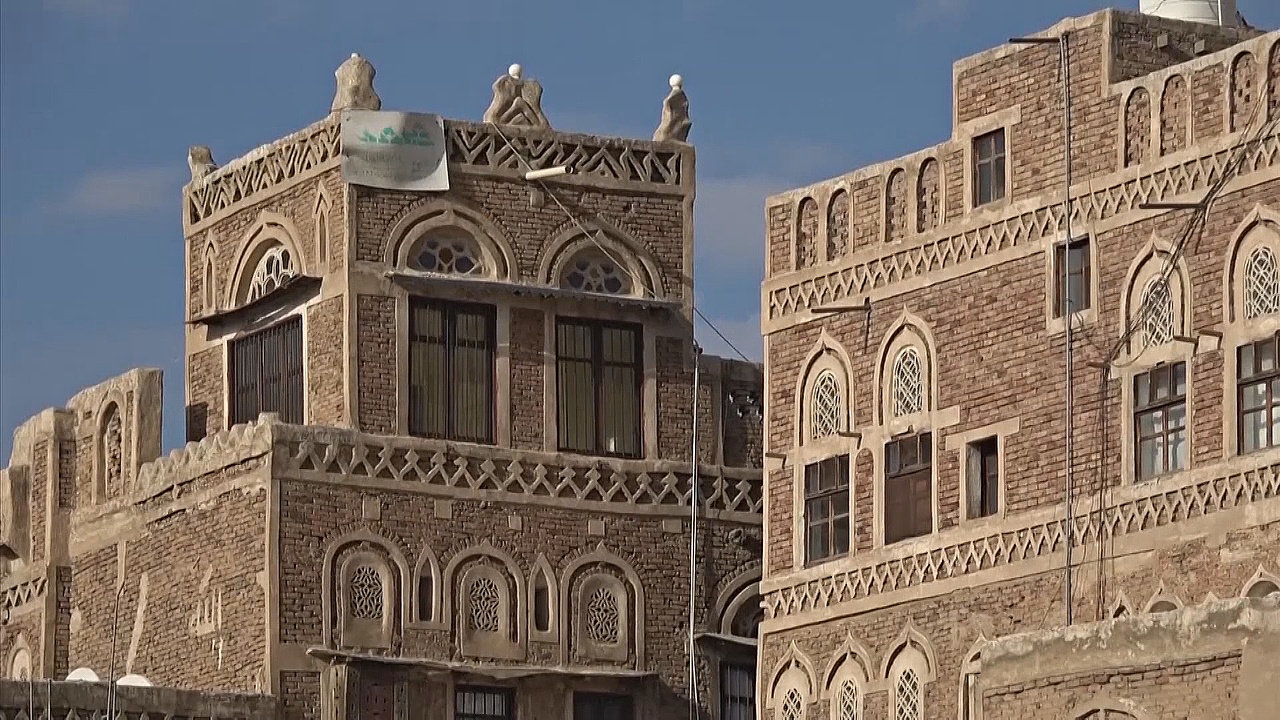 Как делают кирпичи, которые обеспечивают уникальный вид столицы Йемена?