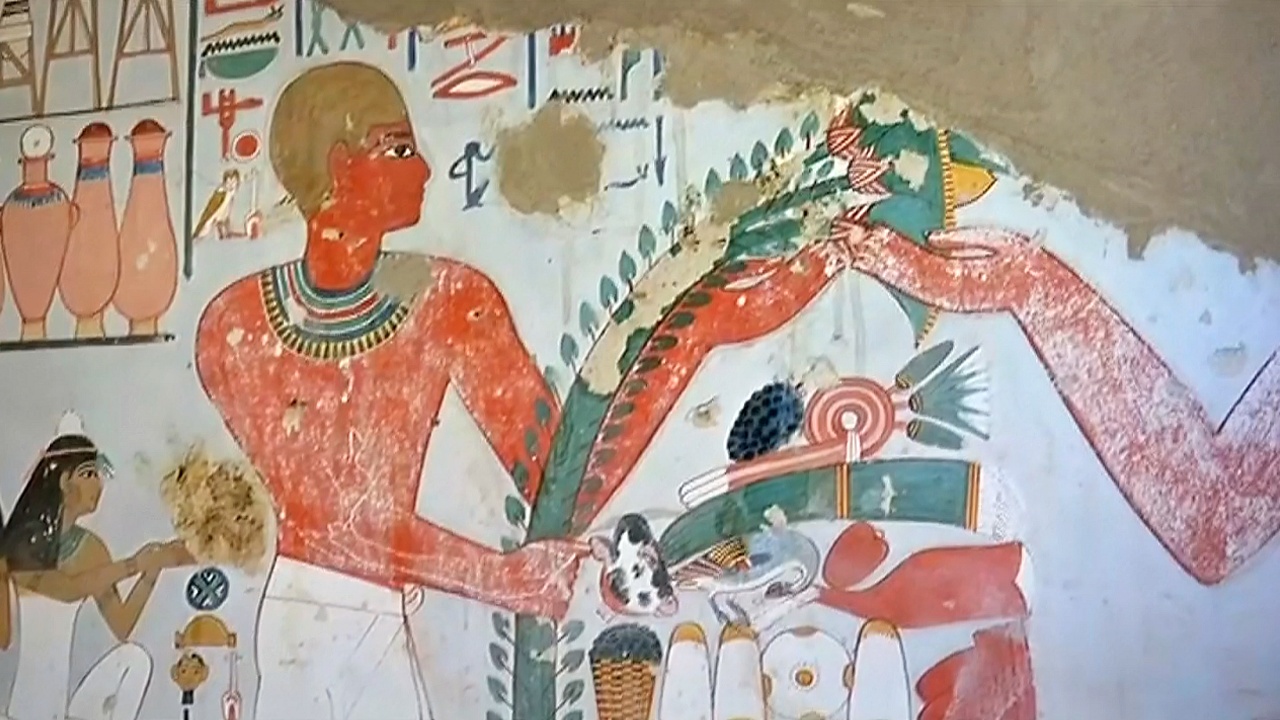 В Египте нашли две гробницы и мумию возрастом 3500 лет