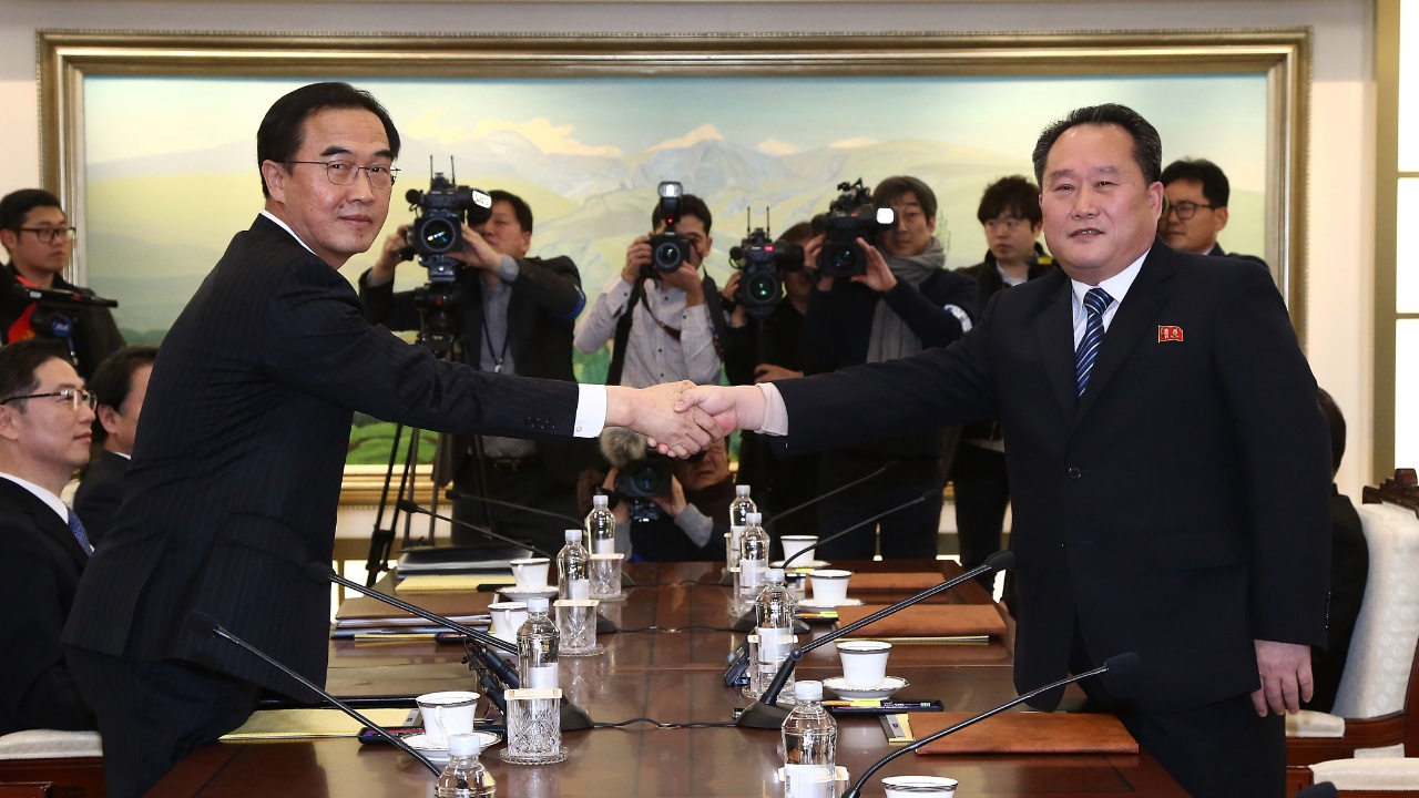 Первые переговоры за два года: Сеул и Пхеньян обсудили Олимпиаду
