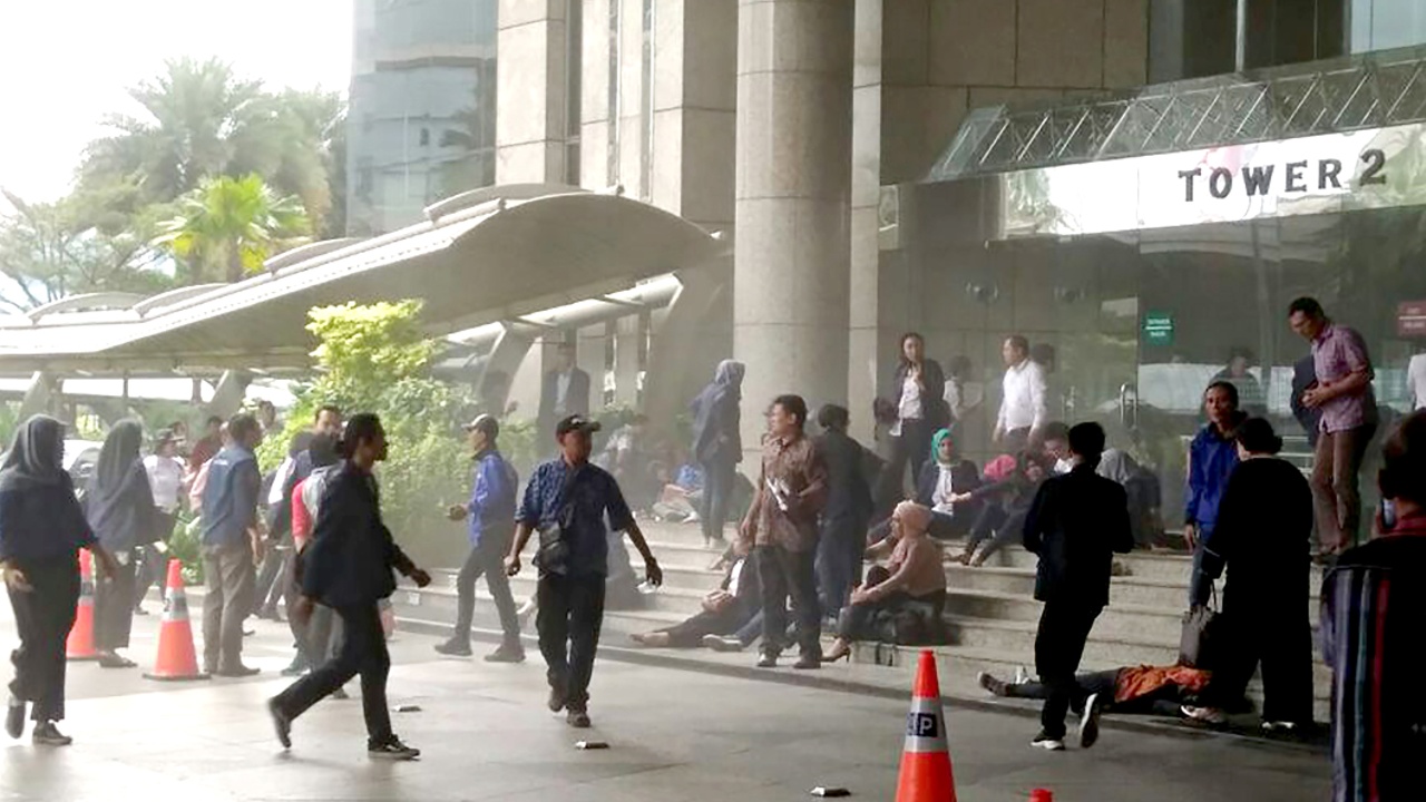 Балкон в здании биржи Джакарты рухнул на студентов