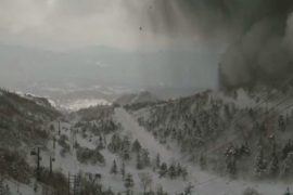 Снегопад в центральной Японии: лавина накрыла лыжников, а Токио парализован
