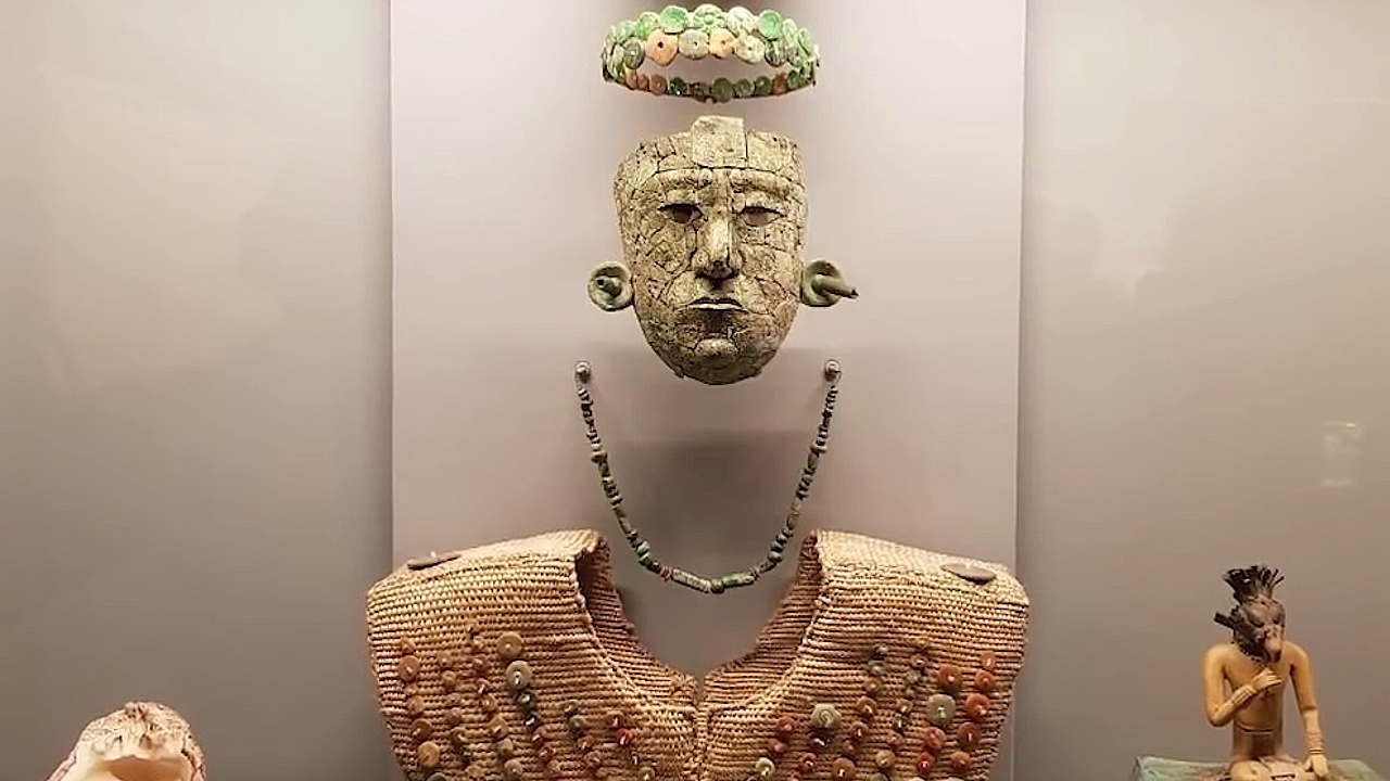 Убранство саркофага загадочной «красной королевы» майя восстановят