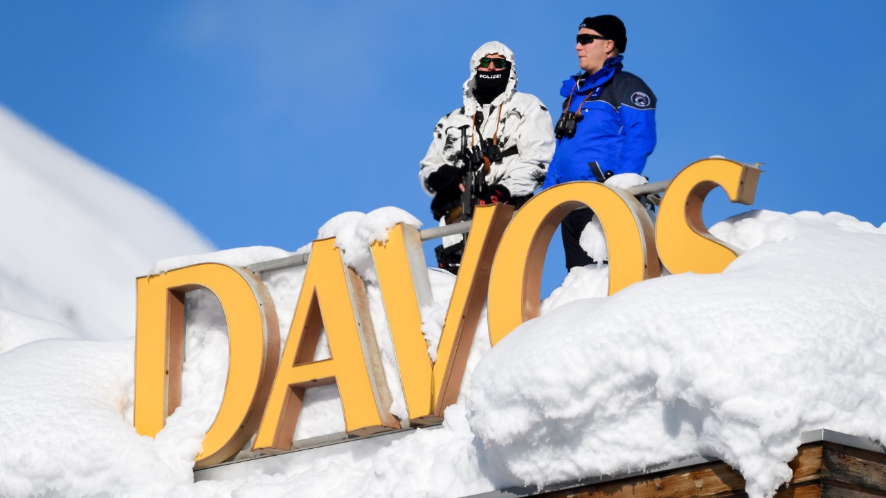 Форум в Давосе: обращения премьеров Канады и Индии и горы снега
