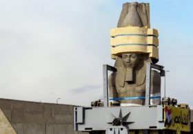 83-тонную статую Рамзеса II перевезли к новому музею в Каире