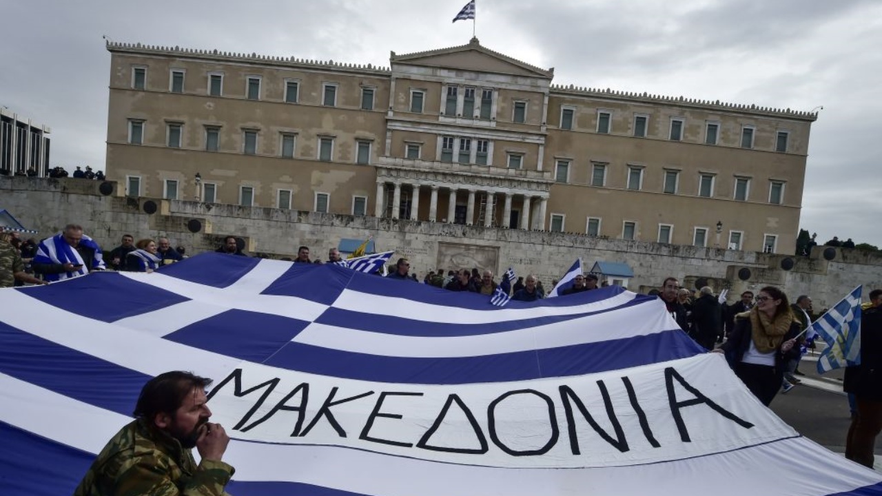 Сотни тысяч греков протестовали против названия Македонии