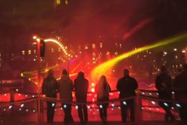 Мириады разноцветных огней осветили парк Тиволи в Копенгагене