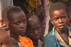 Тысячи человек снова бегут в Уганду из Конго из-за межплеменного конфликта