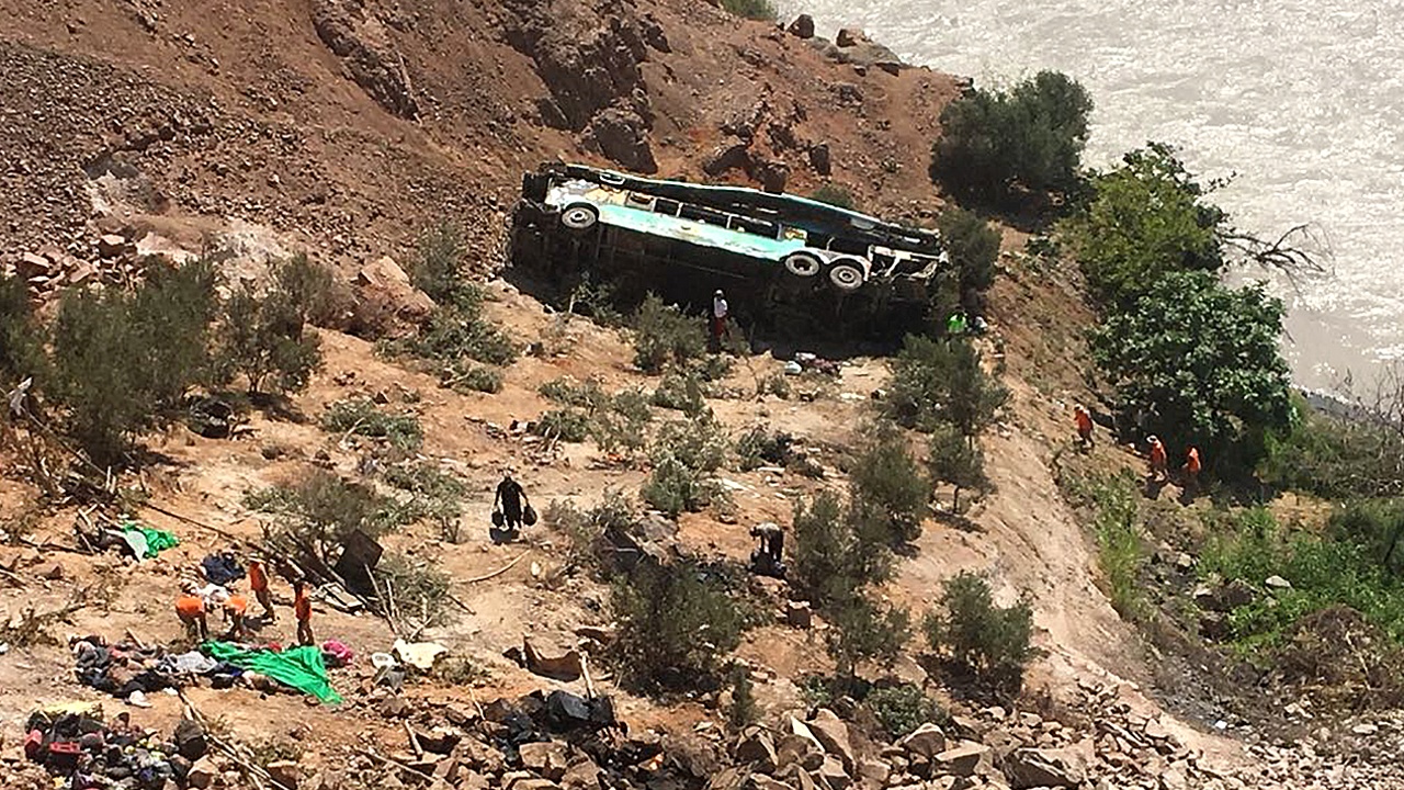 В Перу ещё один автобус упал в пропасть