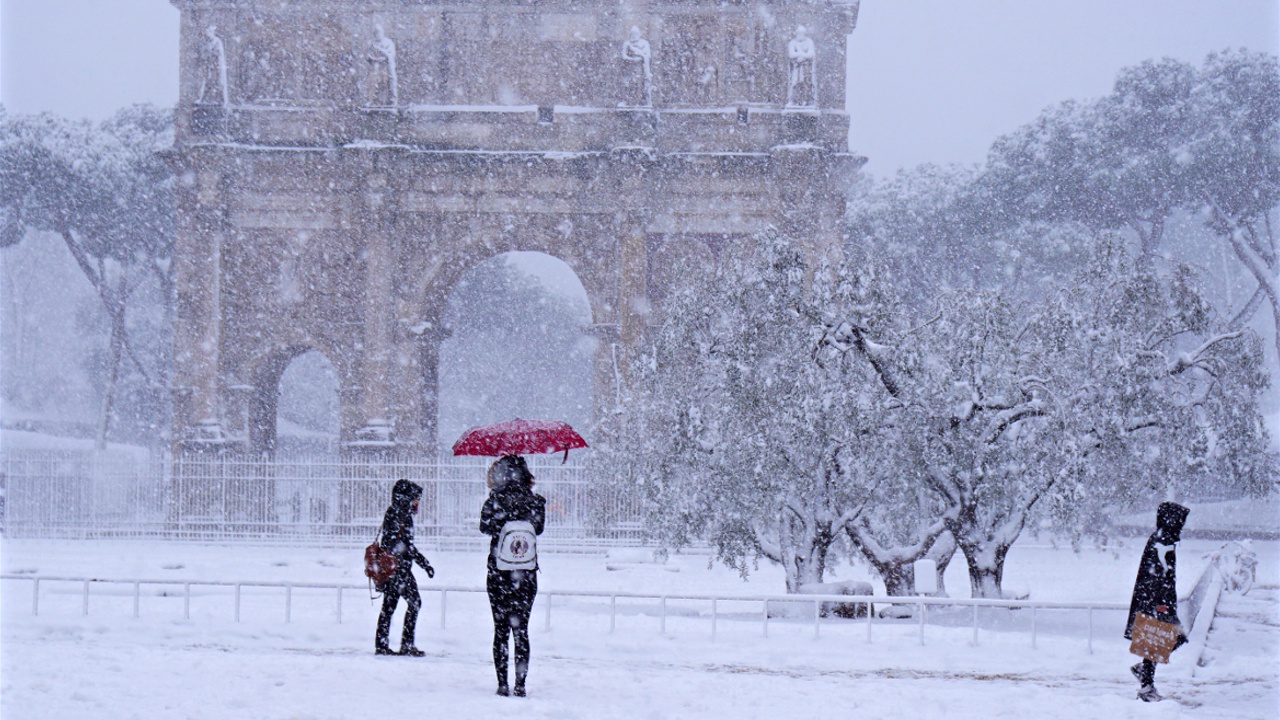 В Риме прошёл сильнейших снегопад за несколько десятилетий