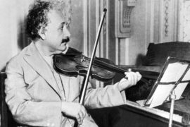 Скрипка Альберта Эйнштейна уйдёт с молотка