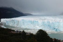 Воды озера снова прорвали ледник в Аргентине