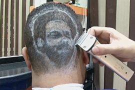 Парикмахер выстригает портрет футболиста Мохаммеда Салаха