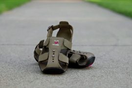 Обувь кенийских детей растёт вместе с ними