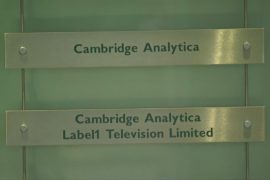 В Cambridge Analytica проведут обыск в связи с обвинениями в сборе данных Facebook