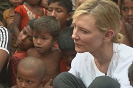 Кейт Бланшетт навестила беженцев-рохинджа