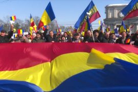 В Кишинёве 10 000 человек призвали к объединению Молдовы с Румынией