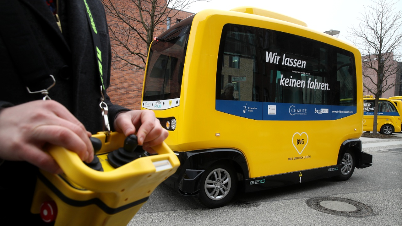В Берлине появились беспилотные автобусы, несмотря на ДТП с автомобилем Uber