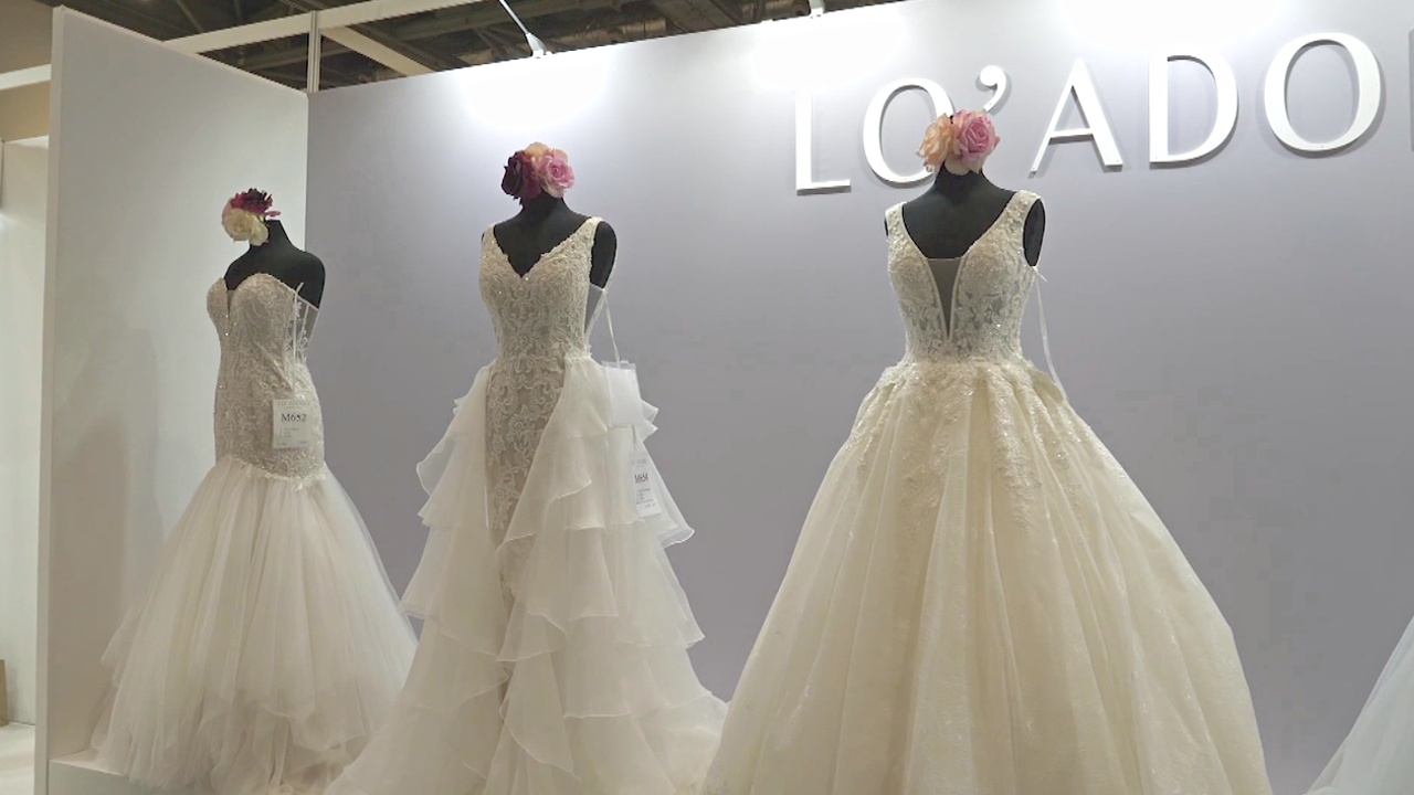 Какими будут самые модные свадебные платья 2018 года, показали в Лондоне